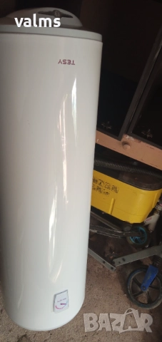 Бойлер вертикален чисто нов