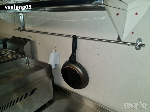 Професионална маса с неръждаем плот и вграден котлон, снимка 10 - Обзавеждане на кухня - 53079095