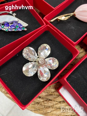 Брошки с кутия, снимка 10 - Други - 53605741