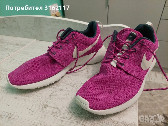 Дамски маратонки Nike 40 номер, снимка 2 - Маратонки - 53851124