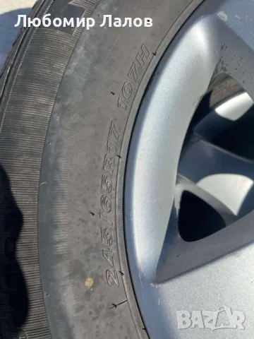 VW Tоuareg Оригинални джанти 17 цола със зимни гуми, снимка 5 - Гуми и джанти - 47649114