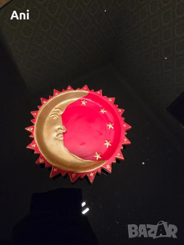 Празнична червена чиния, снимка 2 - Чинии - 52776833