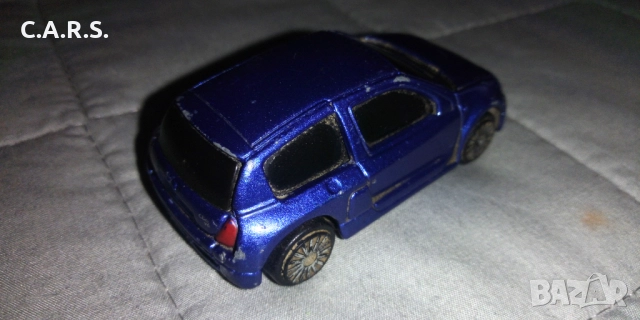 Clio V6 Renault Sport MAISTO Мащаб 1:64, снимка 4 - Колекции - 52508501