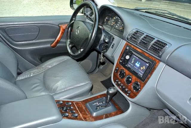 Mercedes-Benz ML 320 ГАЗ*AMG*NAVI* , снимка 13 - Автомобили и джипове - 55931974