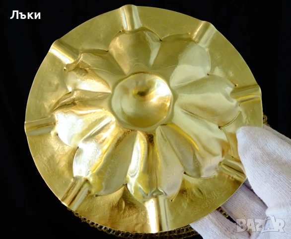 Персийски бронзов пепелник с 8 гнезда. , снимка 5 - Антикварни и старинни предмети - 53830531