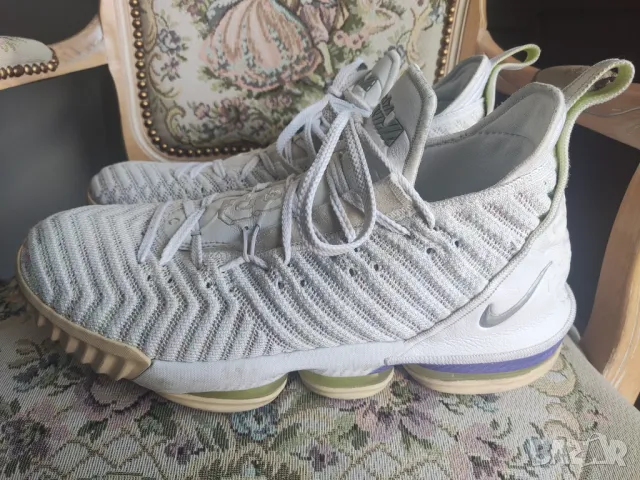 баскетболни маратонки Nike Lebron 16 Buzz Lightyear, снимка 3 - Маратонки - 50283841