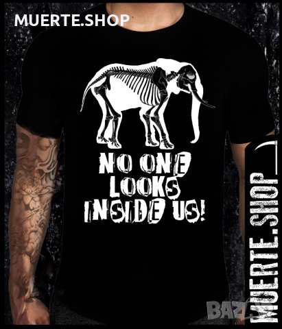 Черна тениска с щампа LOOK INSIDE US
