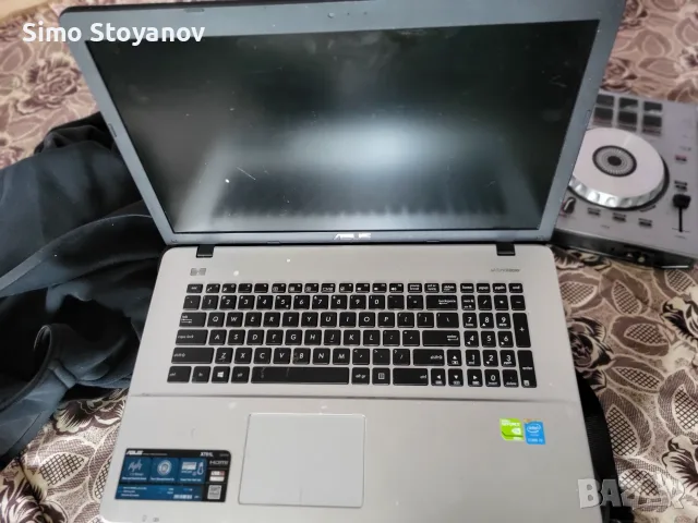 Лаптоп asus работеш
