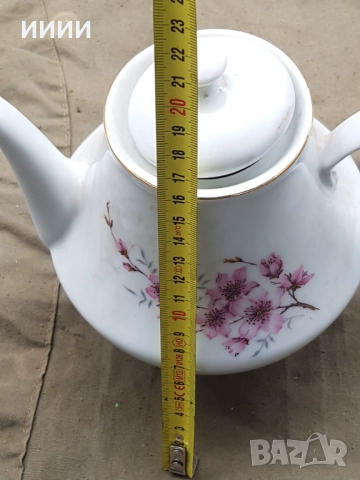 Порцеланов чайник , снимка 4 - Антикварни и старинни предмети - 52309227