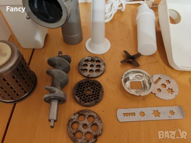 Кухненски робот Kenwood Chef,Тесто мелачка, месо мелачка, мелачка за зеленчуци, курабии , снимка 12 - Кухненски роботи - 49048035