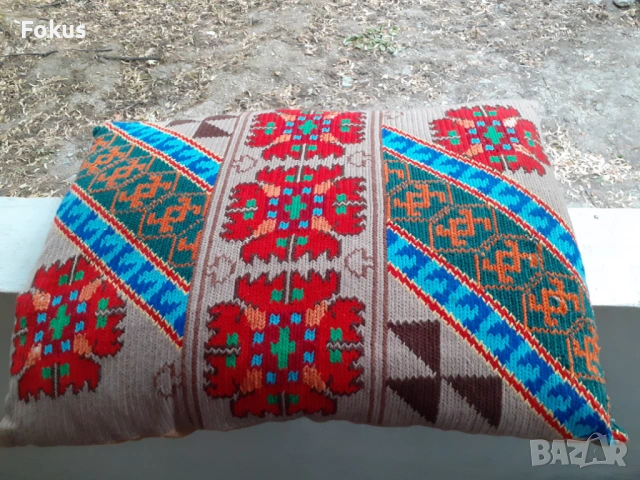 Стара голяма ръчно тъкана вълнена възглавница