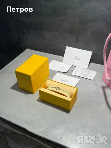ЧИСТО НОВА 100% оригинална Swarovski дамска гривна