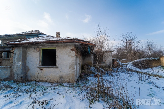 Продавам къща в с. Сушица с 1.2 gka двор и гараж, снимка 10 - Къщи - 53454907