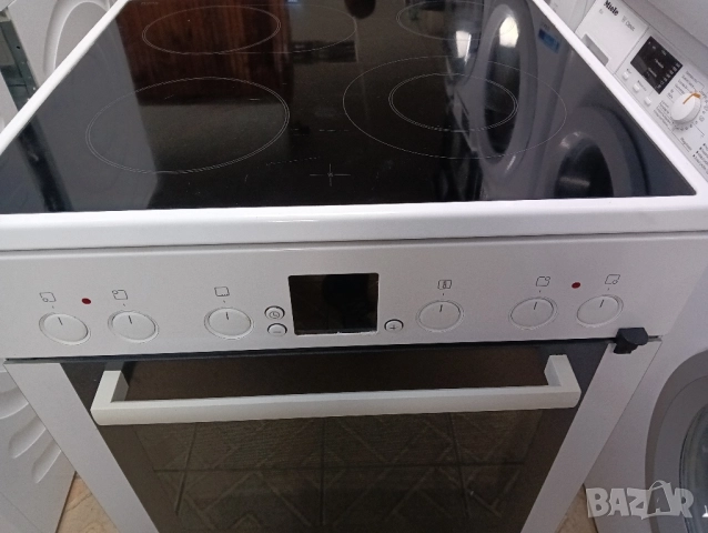 Свободно стояща печка с керамичен плот Бош Bosch с две години гаранция!, снимка 3 - Печки, фурни - 52082731