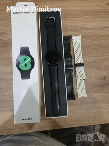 Samsung Galaxy Watch4 40mm SM-R860 + кутия, зарядно и каишки