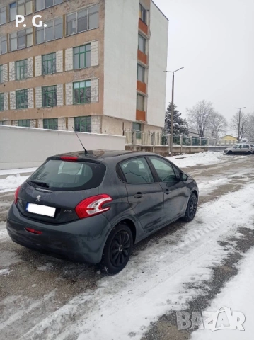 Peugeot 208  1.2 бензин  2013 г. , снимка 3 - Автомобили и джипове - 53365548