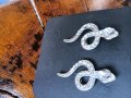 Сребърни минималистични обеци във форма на стилизирана змия, инкрустирани с цирконий, снимка 2