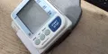 апарат за кръвно работещ с и зареден батерии за мерене на китката, снимка 1