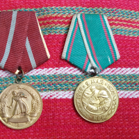 Медал орден 2 бр, снимка 1 - Антикварни и старинни предмети - 44751595