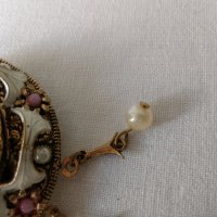  Дамска брошка перли и порцелан, снимка 8 - Антикварни и старинни предмети - 41376517