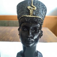 Красиви колекционерски бюстове на Нефертити и Тутанкамон цена 40лв, снимка 4 - Други ценни предмети - 40130701