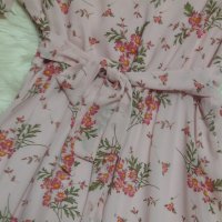 УНИКАЛНО КРАСИВА розова рокля на цветя шифон с подплата , снимка 7 - Рокли - 41520055