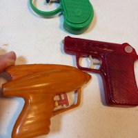 Стара играчка от соца воден пистолет , снимка 2 - Колекции - 39885957