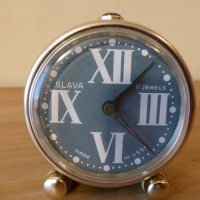 Рядък будилник Слава часовник зелен корпус, снимка 2 - Антикварни и старинни предмети - 44280785