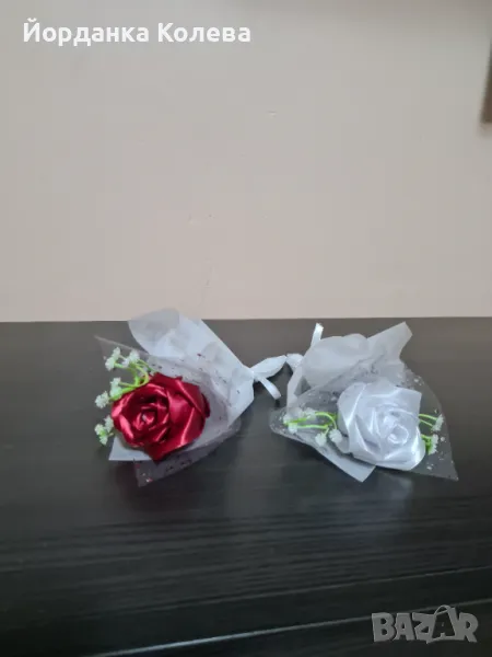 Роза от сатенена панделка, снимка 1