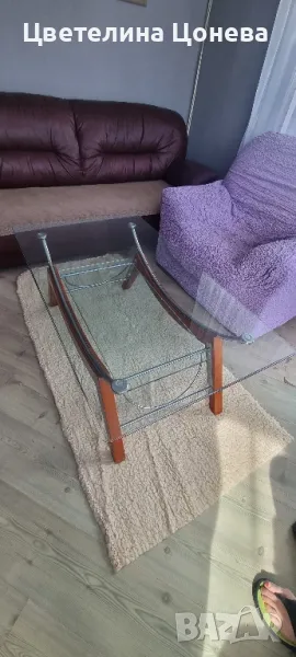 холна стъклена маса с дървен корпус , снимка 1