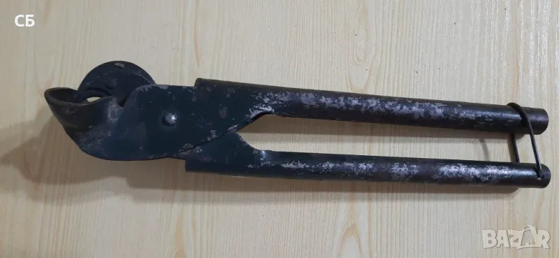 Стари керпеден, овчарска и овощарска ножица, клещи и други стари инструменти, снимка 1