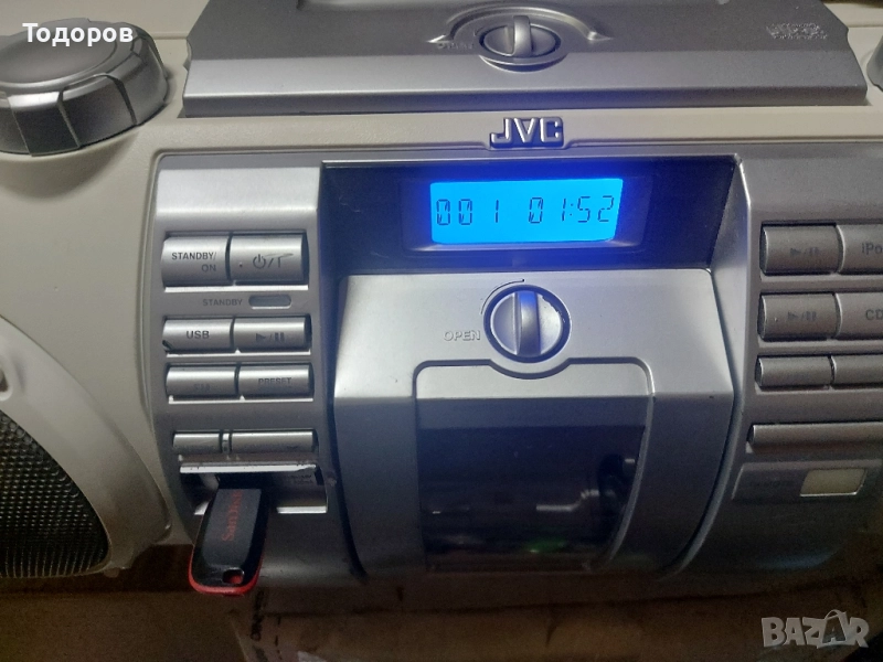 JVC RV-NB51W CD/MP3,USB,iPod Docking, Tuner Boomblaster , снимка 1
