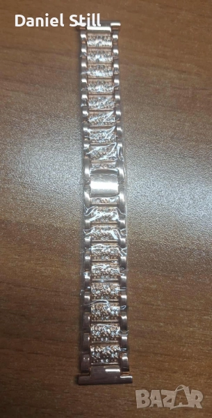 Елегантна дамска метална каишка с инкрустирани камъни , снимка 1