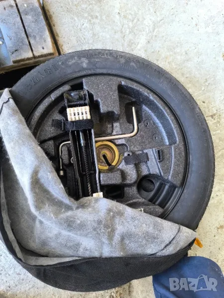 Оригинална резервна гума с крик и ключ за бмв Е60 Е90 , снимка 1