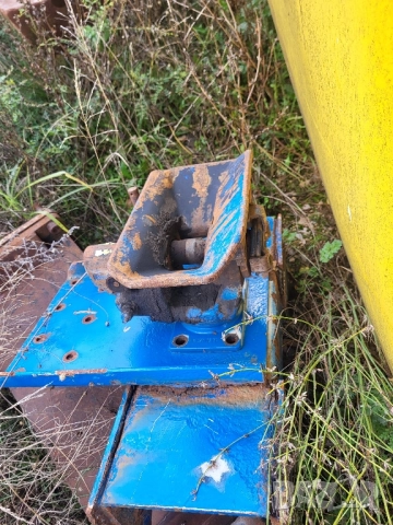 автовоз мерцедес на части пътеки100лв.м. редуктори 150лв хидромотори винтове , снимка 16 - Ремаркета - 20565293