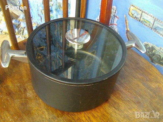 Италианска тенджера с незалепващо покритие и дъно от алуминий със стъклен капак с гумена обвивка