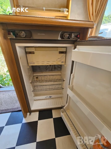 Регистрирана 2-местна каравана, оборудвана , снимка 13 - Каравани и кемпери - 47911282