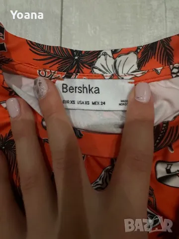 Тениска BERSHKA, снимка 2 - Тениски - 50402321