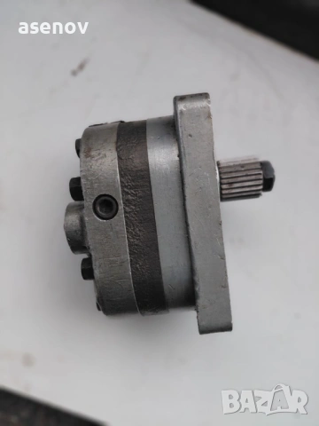хидромотор, снимка 2 - Резервни части за машини - 53609864