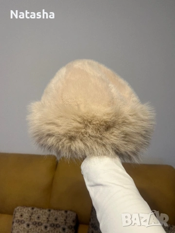 Дамска шапка с пух, снимка 2 - Шапки - 53418510
