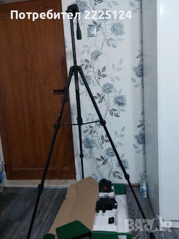 Продавам лазерен нивелир BOSCH Universal Level 360 Set, снимка 6 - Измервателни инструменти - 53125096