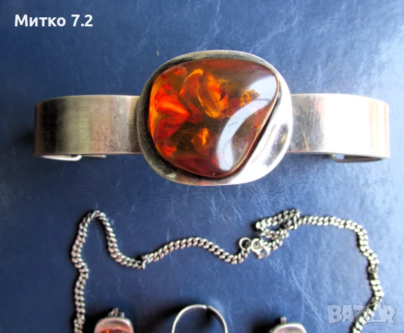 Старинен сребърен комплект с естествен кехлибар, снимка 5 - Бижутерийни комплекти - 50791555