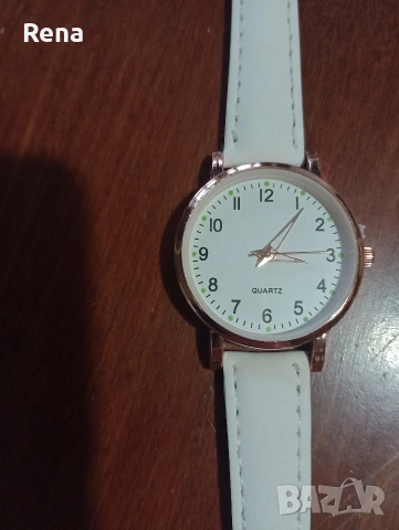 Дамски часовник Нов 