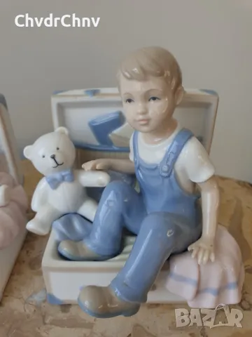 2бр Leonardo Collection статуетки/ЛЕОНАРДО английски порцеланови фигури на деца с играчки-мечета, снимка 2 - Статуетки - 49182501