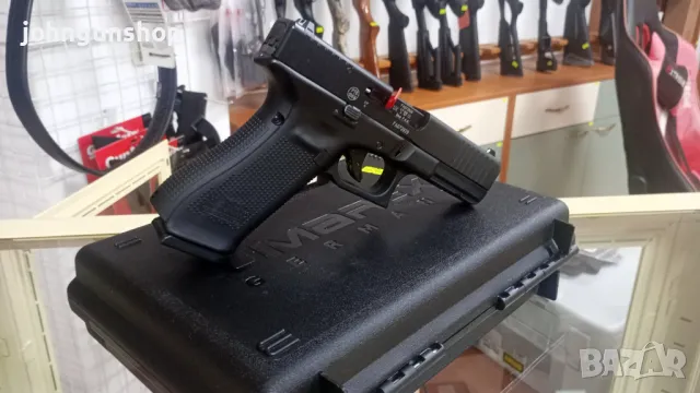 Газов пистолет Glock 17 Gen5 в калибър 9mm PAK, снимка 2 - Газово оръжие - 47763942