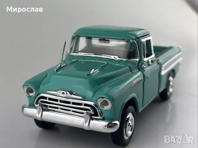 1:38 Signature Models?? 1957 Chevy Cameo КОЛИЧКА МОДЕЛ, снимка 1 - Колекции - 47767301