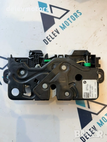 UK735711221 / 163672-10 брава за заден капак от BMW 320i G21, двигател B48C / B48B20M1 