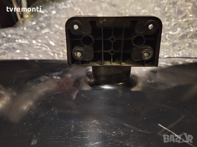 оригинална стойка за телевизор телевизор JVC модел LT-32VF52M, снимка 2 - Стойки, 3D очила, аксесоари - 44622693