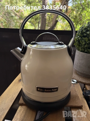 Електрическа кана KitchenAid в елегантен ретро дизайн и кремав , снимка 4 - Кани - 55908033
