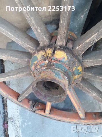 Старо колело от каруца, снимка 2 - Декорация за дома - 41466587